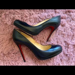 Christian Louboutin Black Leather Filo Kid Pump